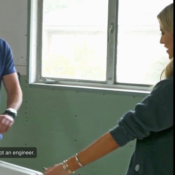 ISO Christina Anstead - Picture 4 of 5